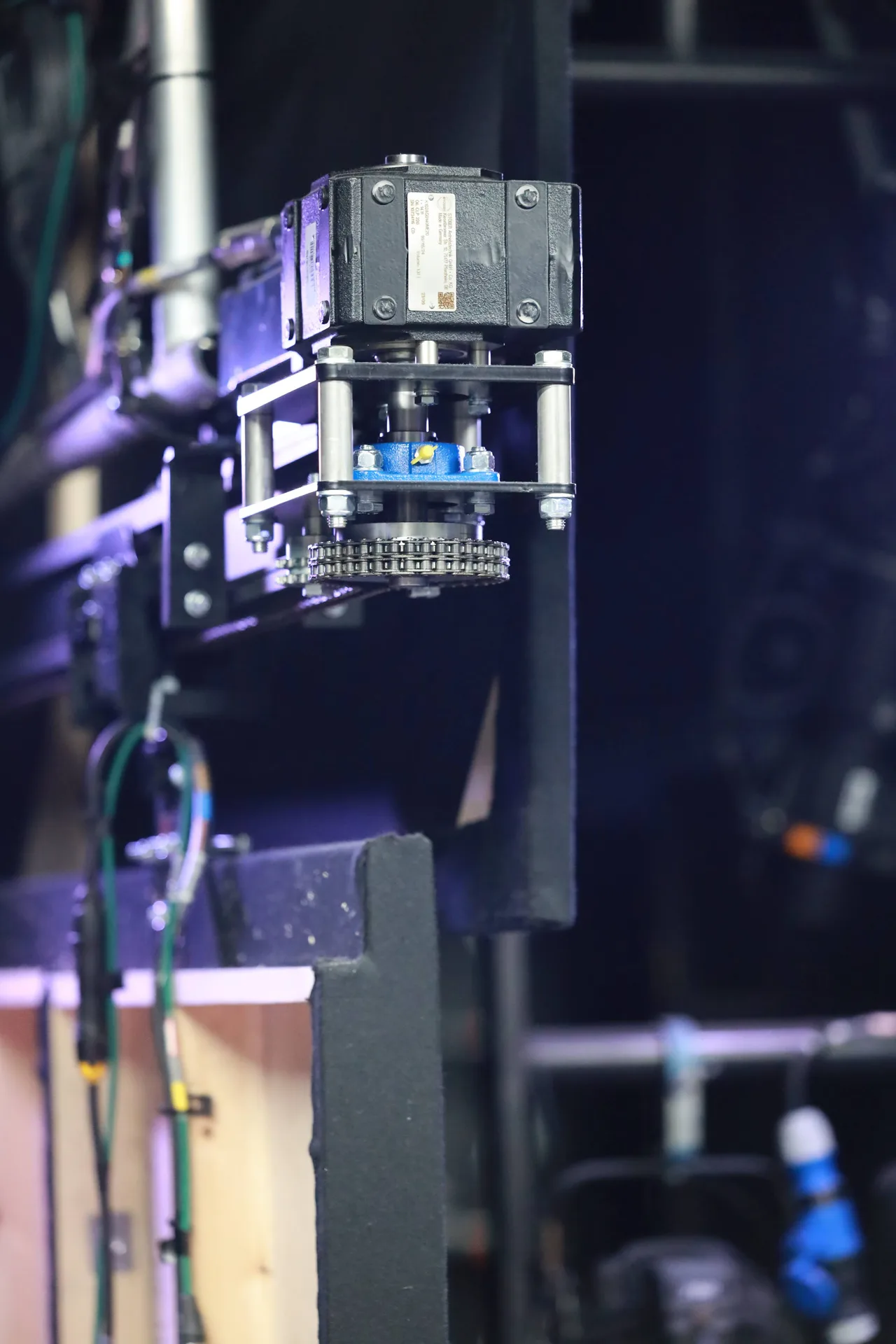 Continuous-loop drive on a stage curtain track, the drive the TSA CW-1 curtain winch runs