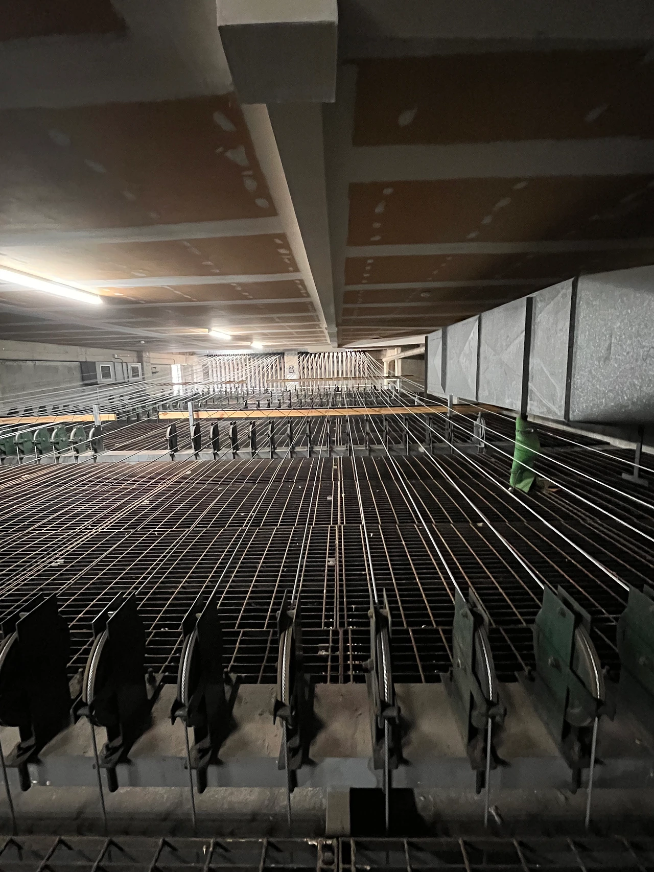 View across the grid mesh from prompt side to opposite prompt at Gladstone.