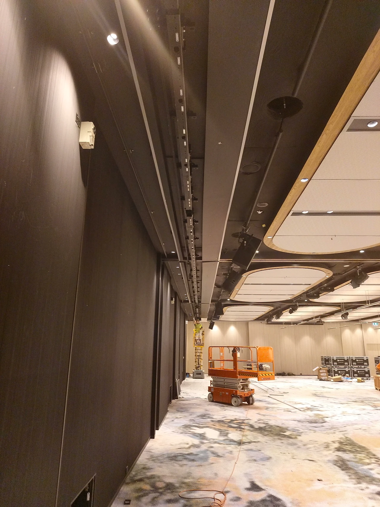 Ceiling casement and services above the Golden Ballroom at the Pan Pacific during installation.